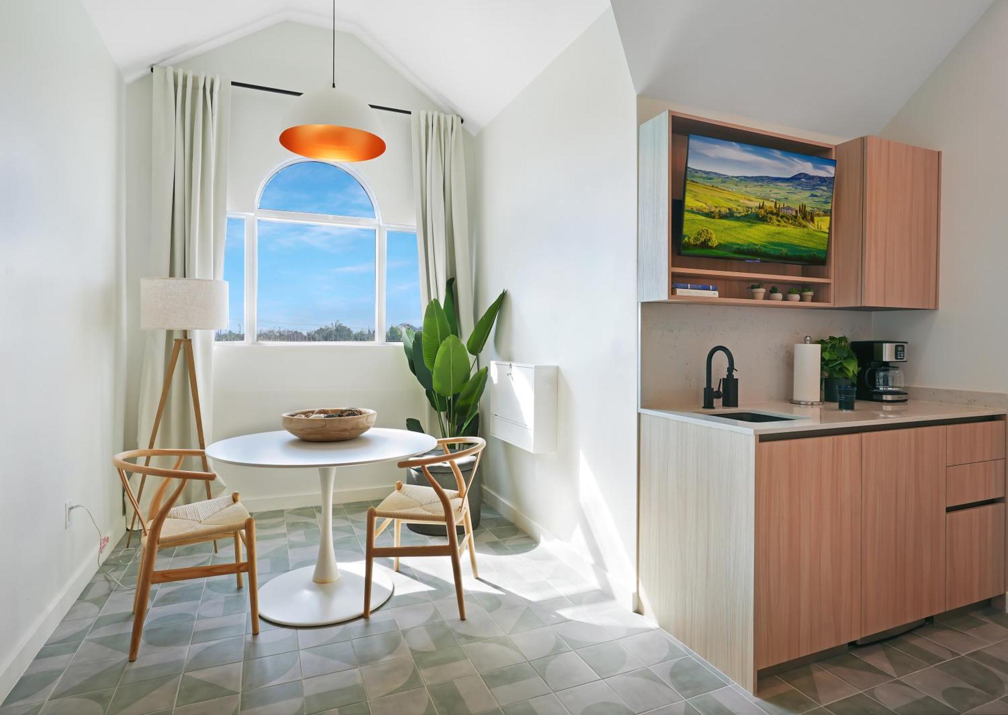 Cobalt Coast Resort West Bay 外观 照片